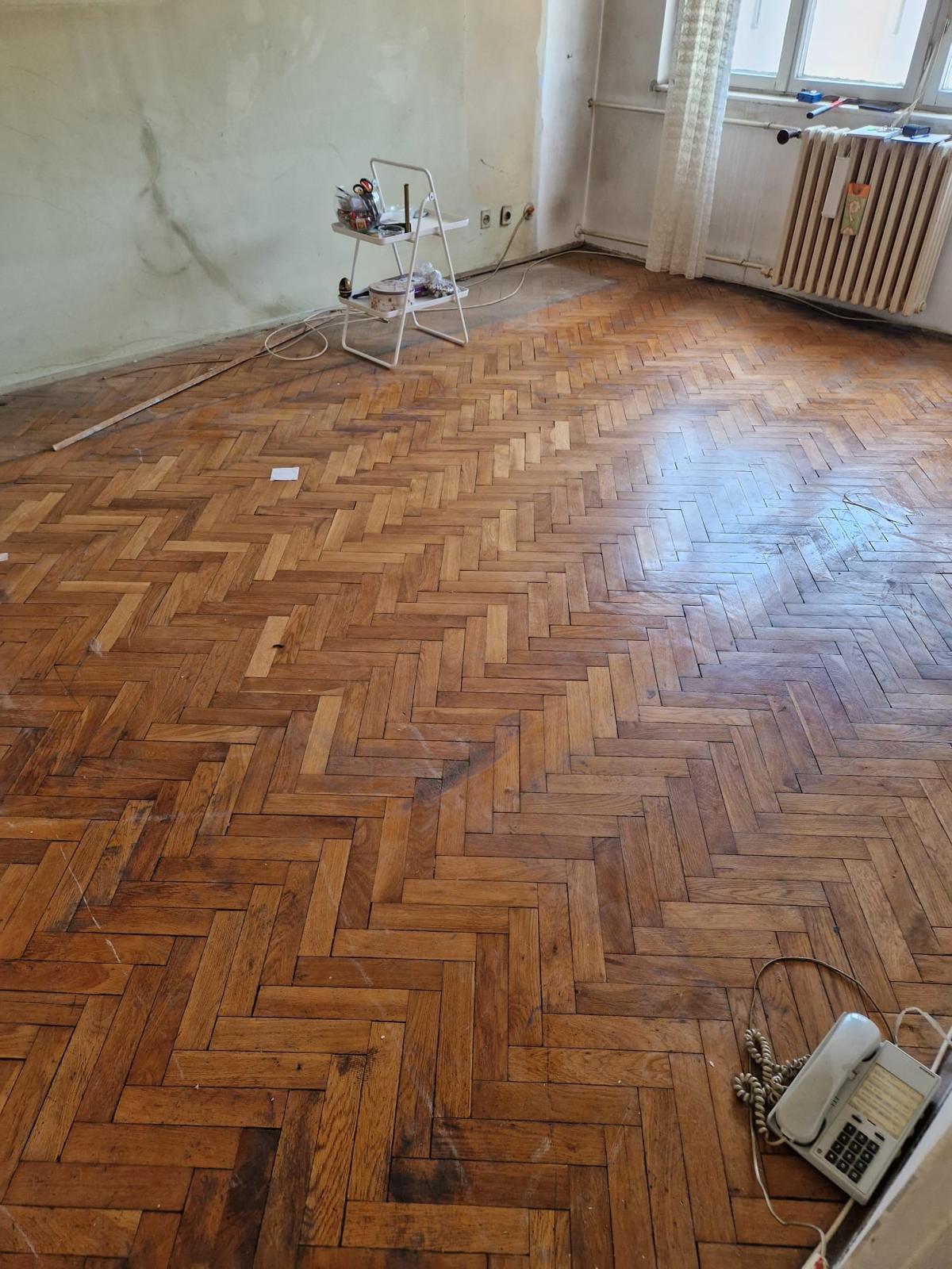 Dnevni boravak parket pre hoblovanja